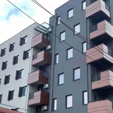 Ira's 2 Bedroom Central Place With Private Parking Apartament