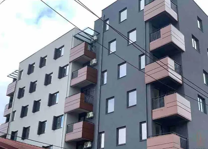 Ira's 2 Bedroom Central Place With Private Parking Apartment