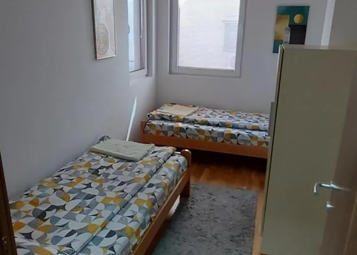 Apartment Ira's 2 Bedroom Central Place With Private Parking Skopje